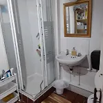 Annesley Park-homestay Ap منزل للإقامة *